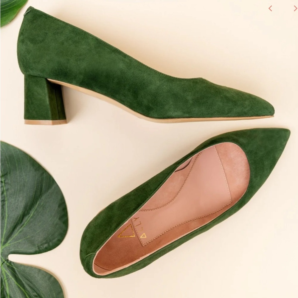 Emerald Suede Lower Block Heel Pump